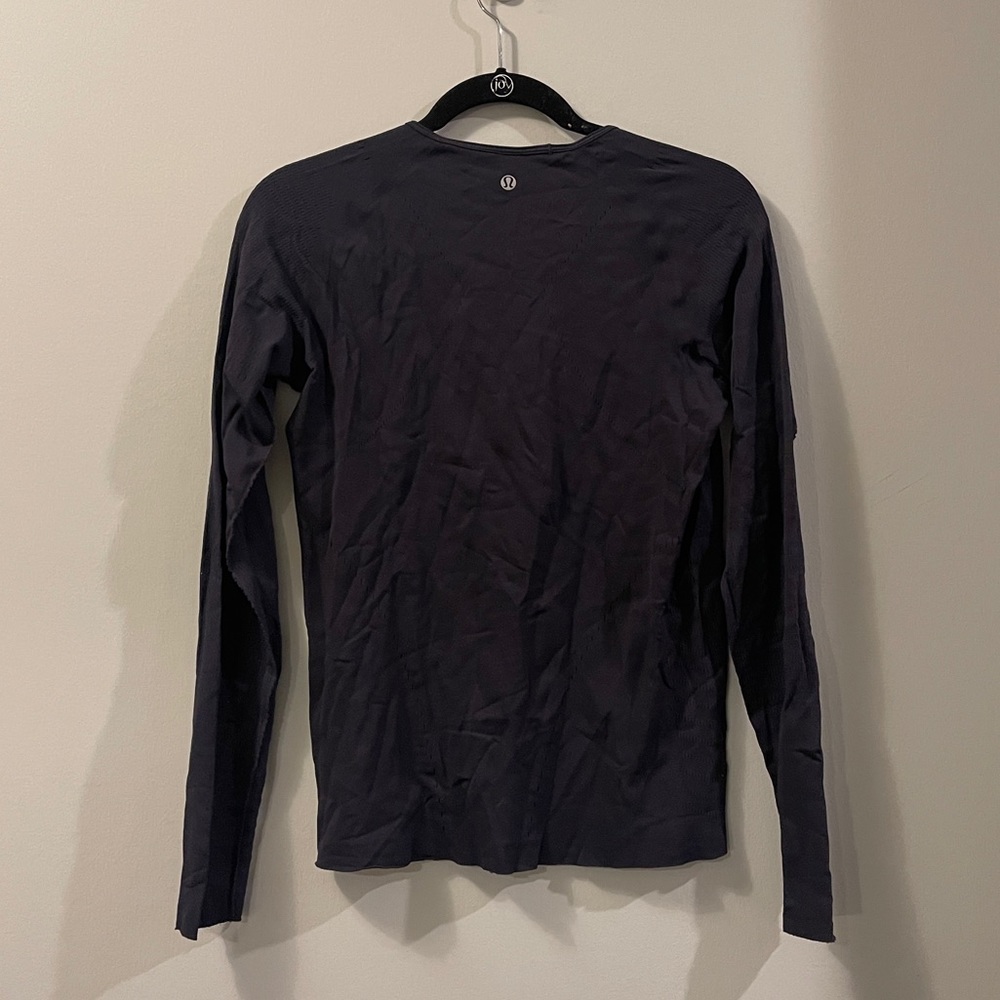 Lululemon Women’s Long Sleeve Top With Eyelet Detailing